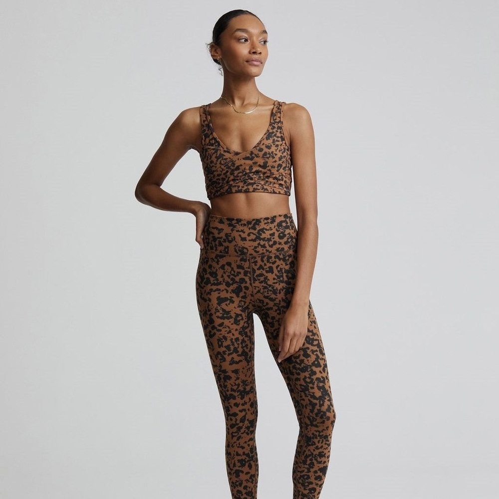 Varley Let's Move Kellam Bra
- Bronze Cheetah. SIZE. SMALL - Picture 3 of 16